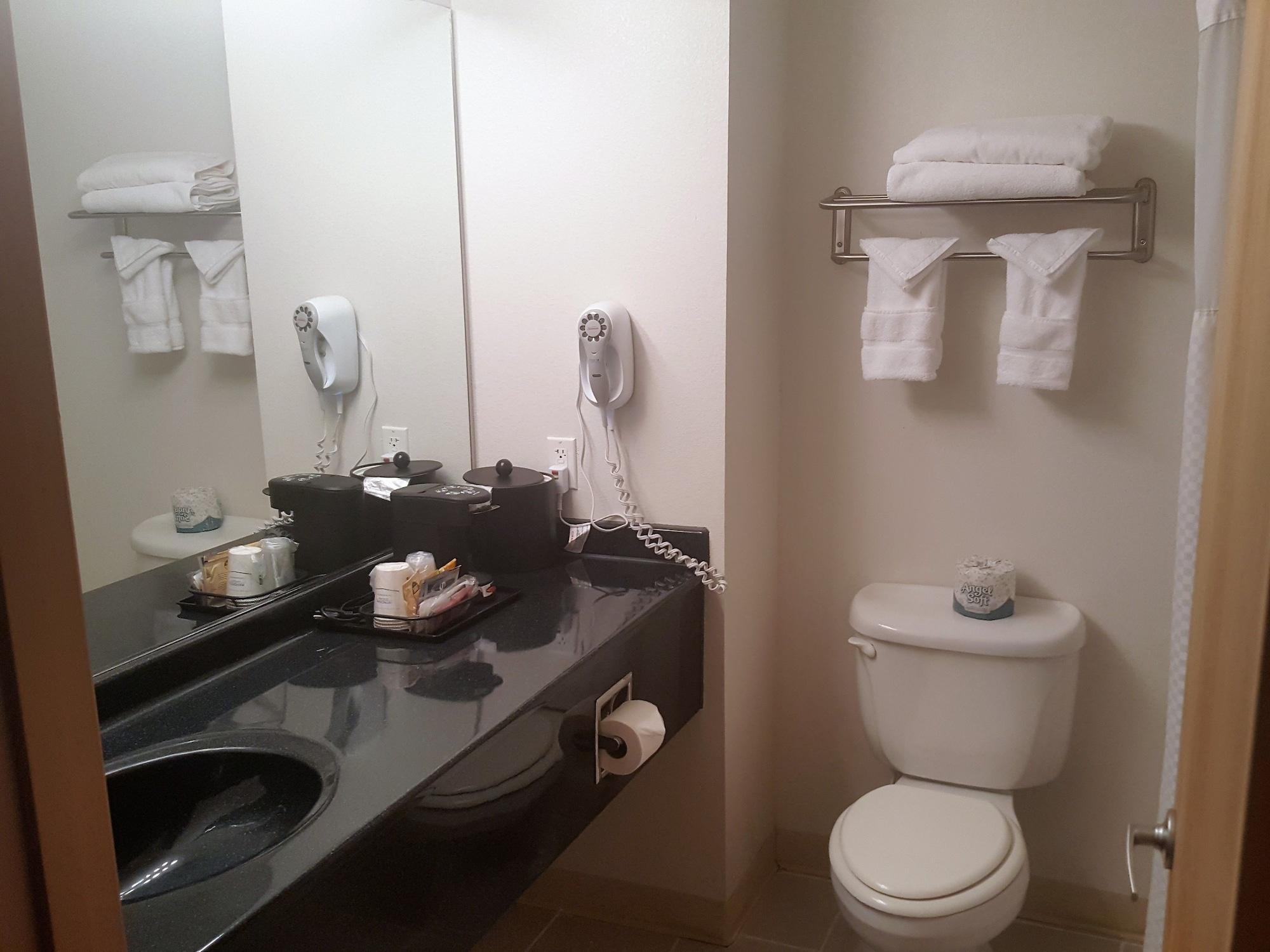 Baymont By Wyndham Northeast Hotel