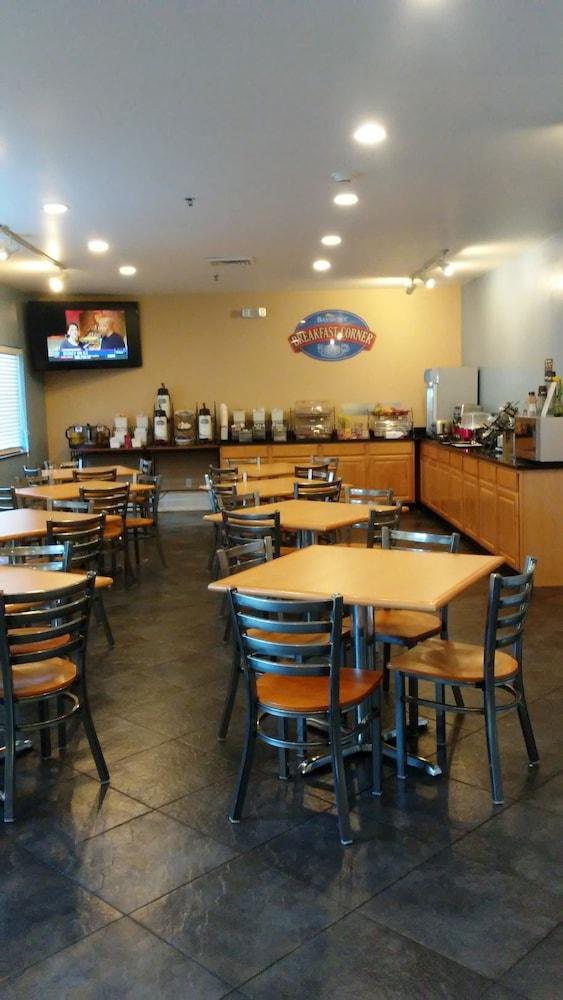 Baymont By Wyndham Northeast Hotel Indianapolis