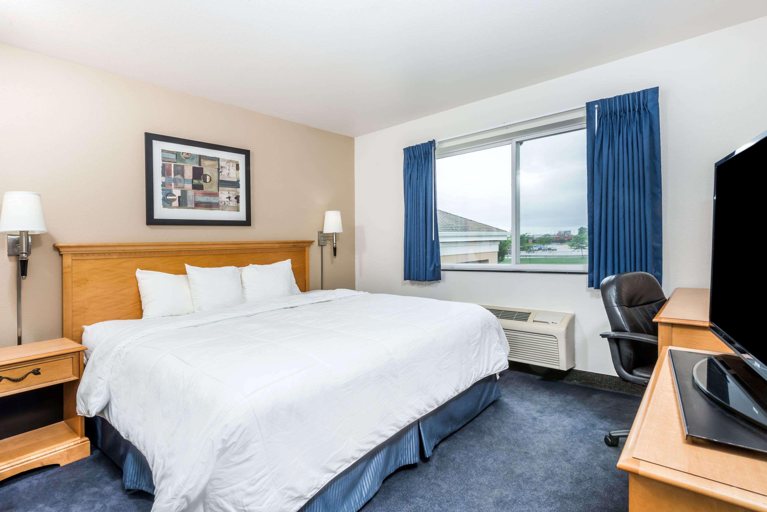 Baymont By Wyndham Northeast Hotel 2*
