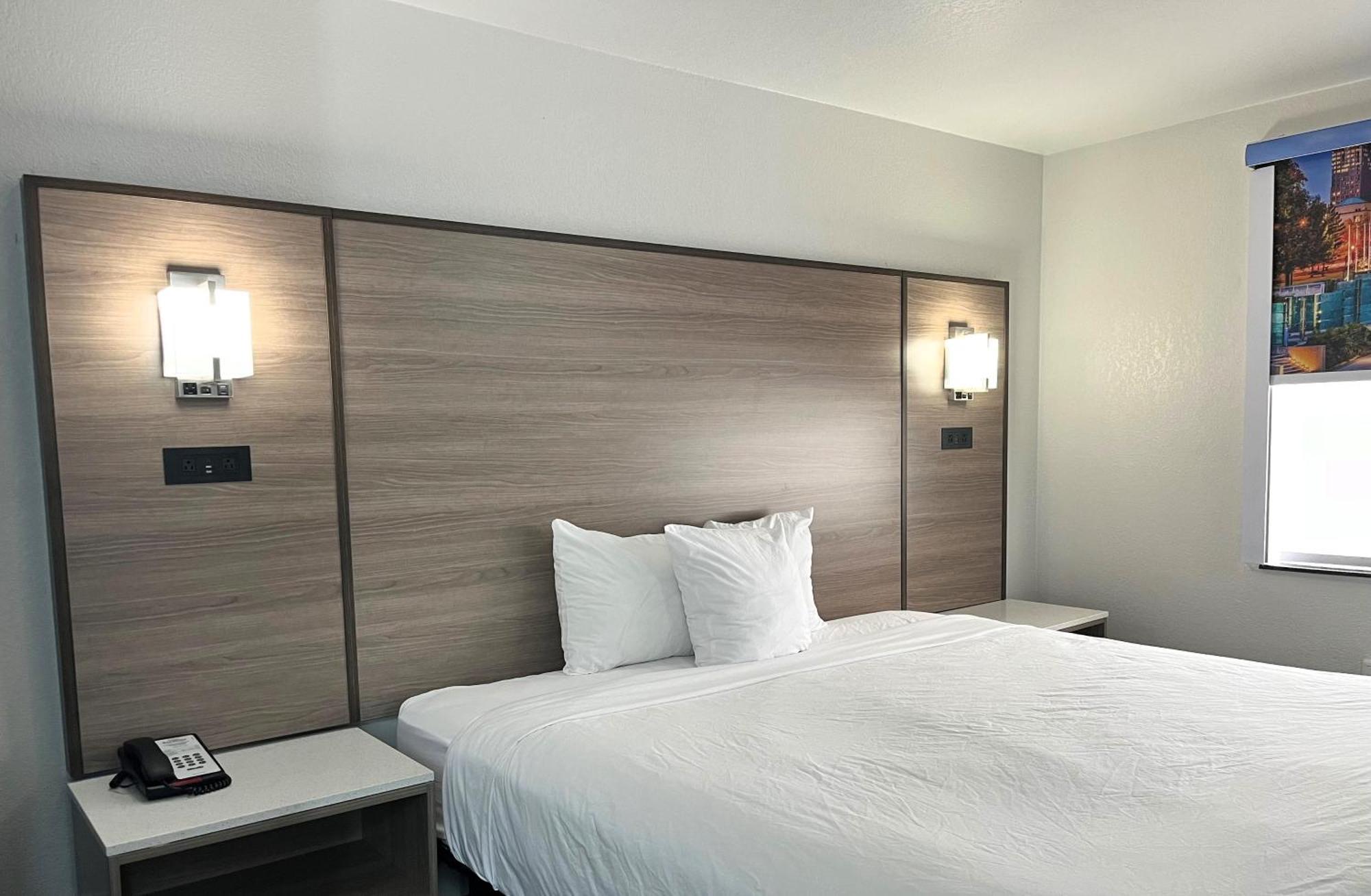 Baymont By Wyndham Northeast Indianapolis