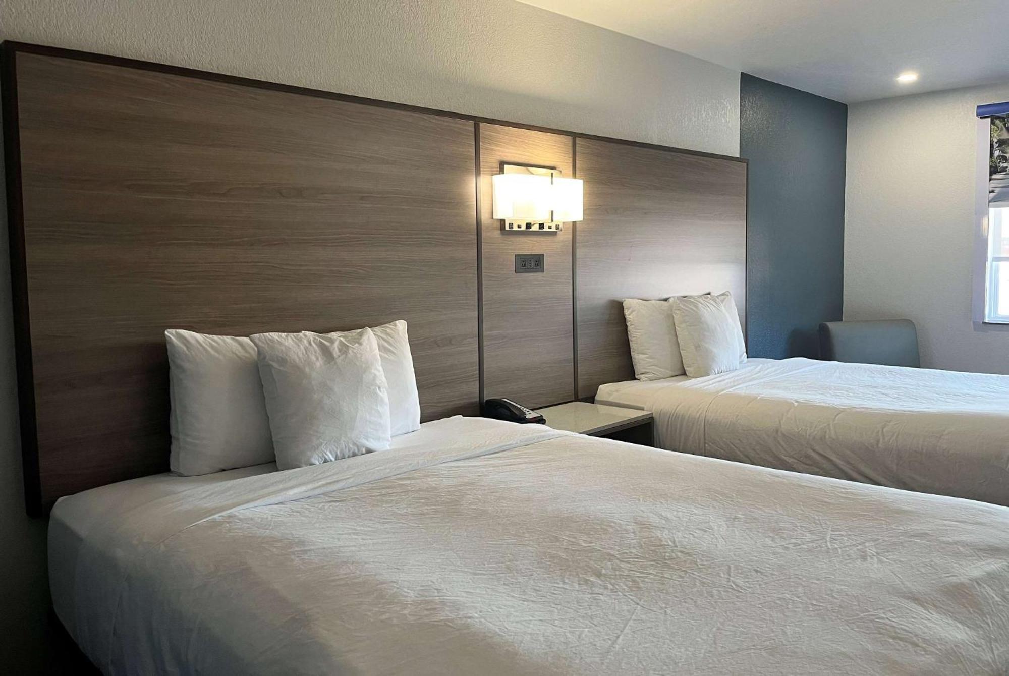 Baymont By Wyndham Northeast Indianapolis