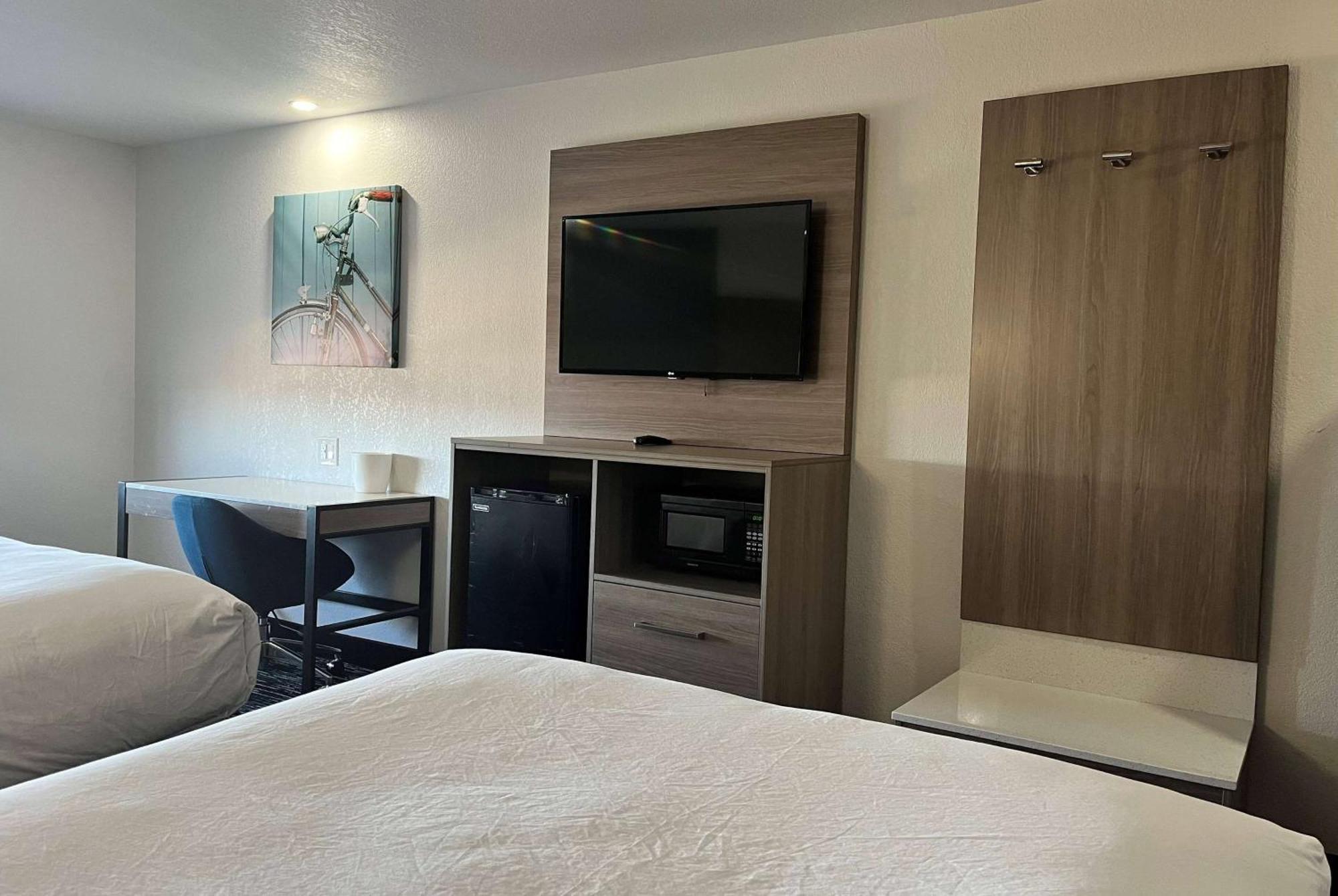 Baymont By Wyndham Northeast Indianapolis