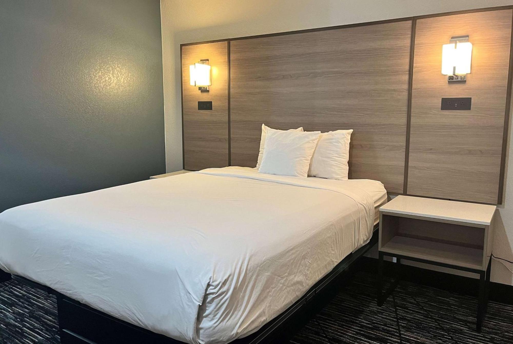 Baymont By Wyndham Northeast Hotel 2*
