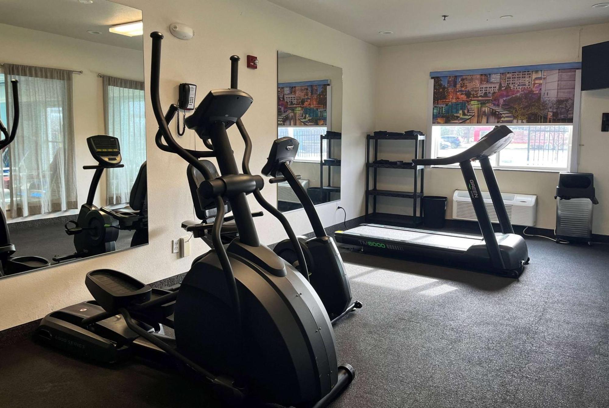 Baymont By Wyndham Northeast Hotel Indianapolis